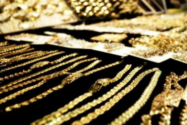 Gold Prices Steady as Investors Await US