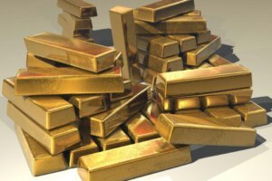 Gold Prices Drop by Rs300